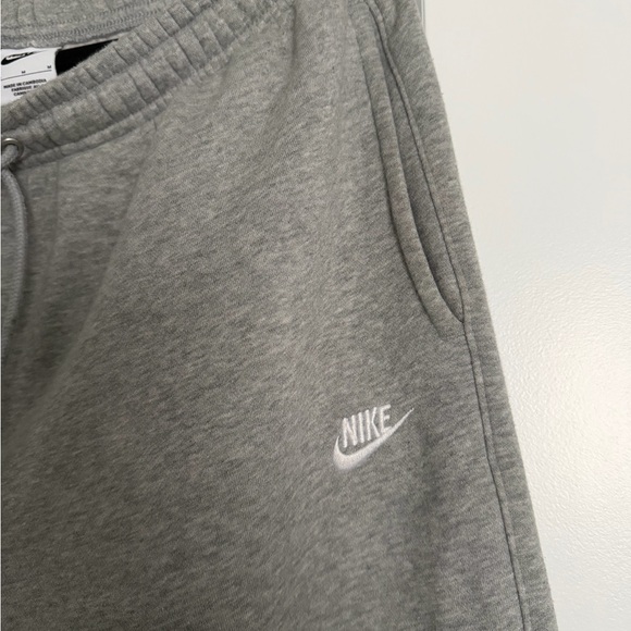 Nike Heather Gray Joggers - Picture 3 of 3
